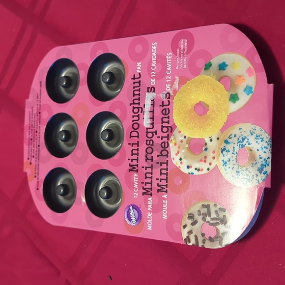 Wilton mini donut pan - Picture 1 of 5
